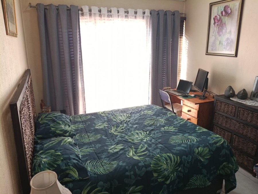 2 Bedroom Property for Sale in Dorandia Gauteng
