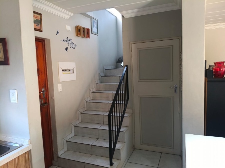 2 Bedroom Property for Sale in Dorandia Gauteng