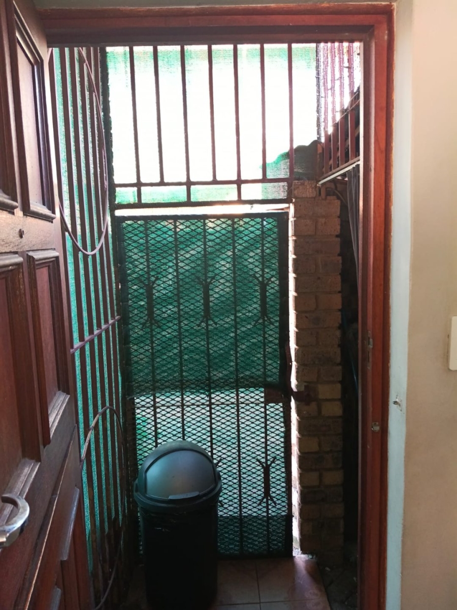 2 Bedroom Property for Sale in Dorandia Gauteng