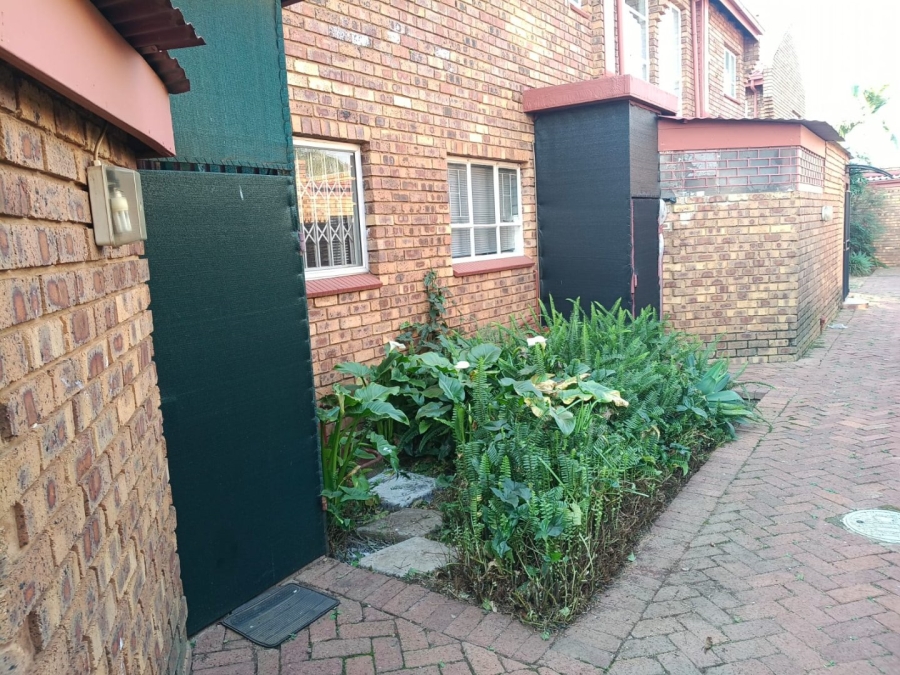 2 Bedroom Property for Sale in Dorandia Gauteng