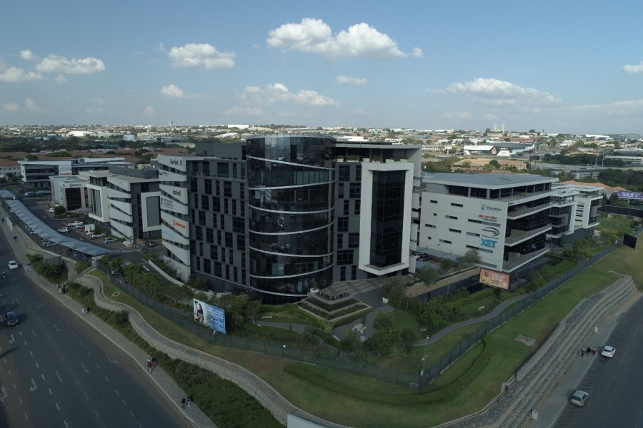 To Let Commercial Property for Rent in Vorna Valley Gauteng