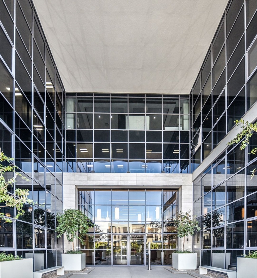 To Let Commercial Property for Rent in Vorna Valley Gauteng
