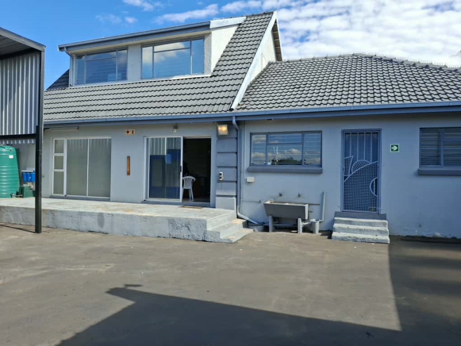 5 Bedroom Property for Sale in Robertsham Gauteng