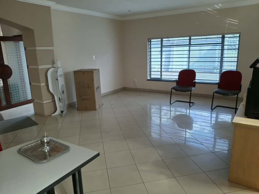 5 Bedroom Property for Sale in Robertsham Gauteng