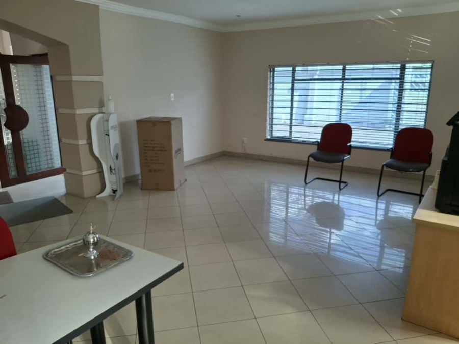5 Bedroom Property for Sale in Robertsham Gauteng