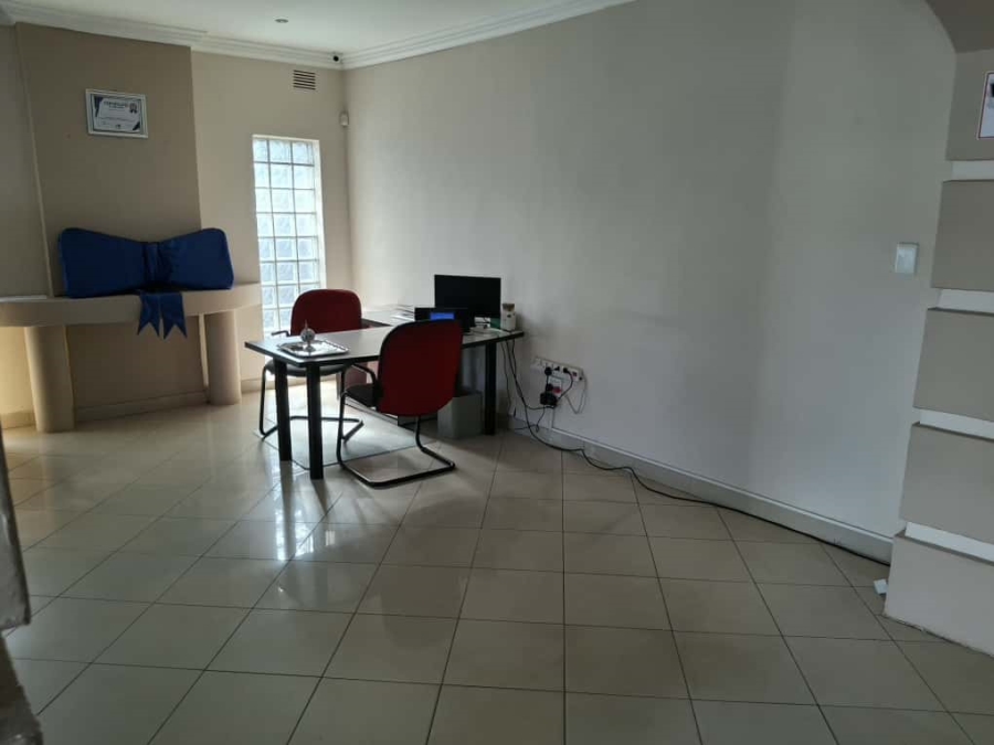 5 Bedroom Property for Sale in Robertsham Gauteng