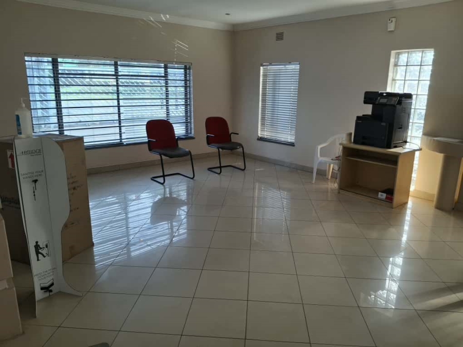 5 Bedroom Property for Sale in Robertsham Gauteng