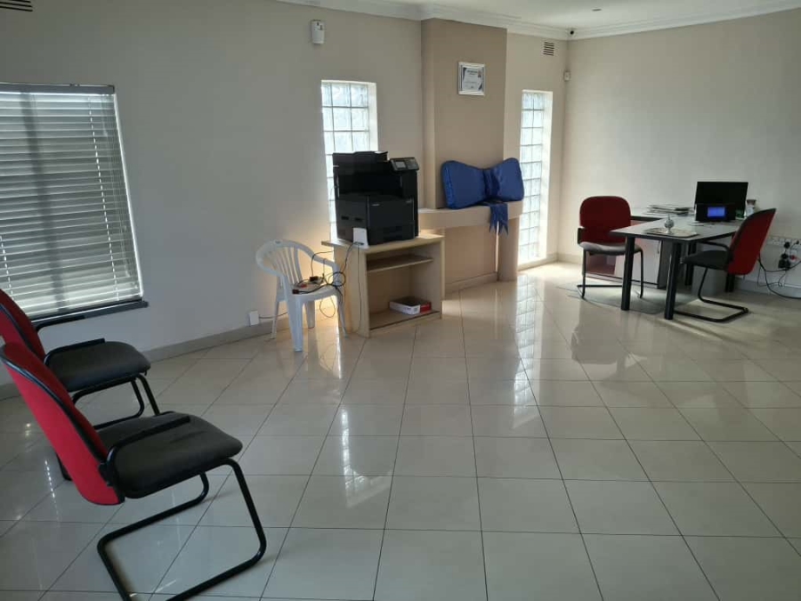 5 Bedroom Property for Sale in Robertsham Gauteng