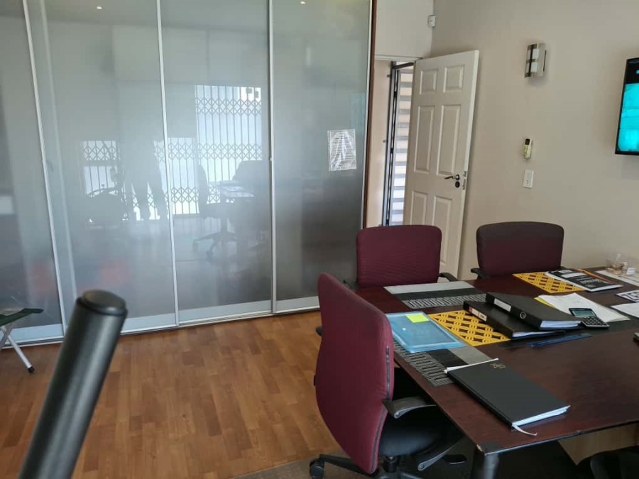 5 Bedroom Property for Sale in Robertsham Gauteng