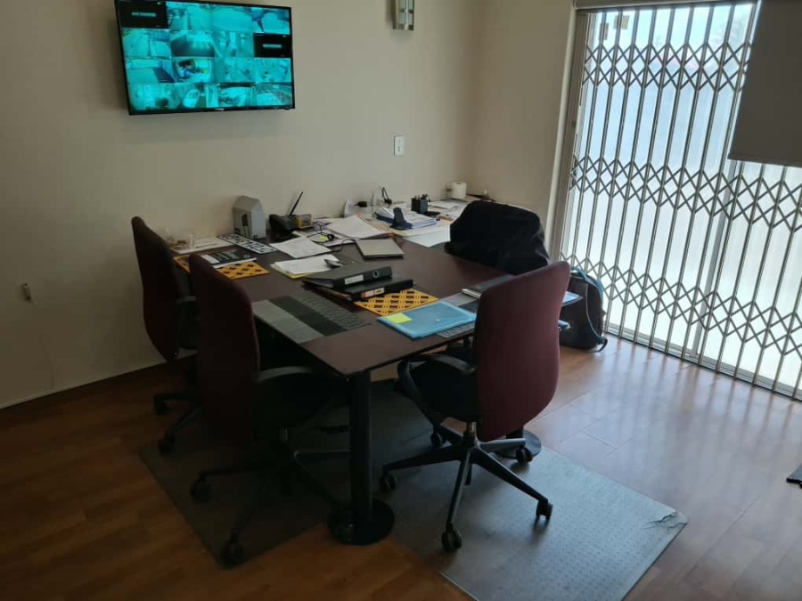 5 Bedroom Property for Sale in Robertsham Gauteng