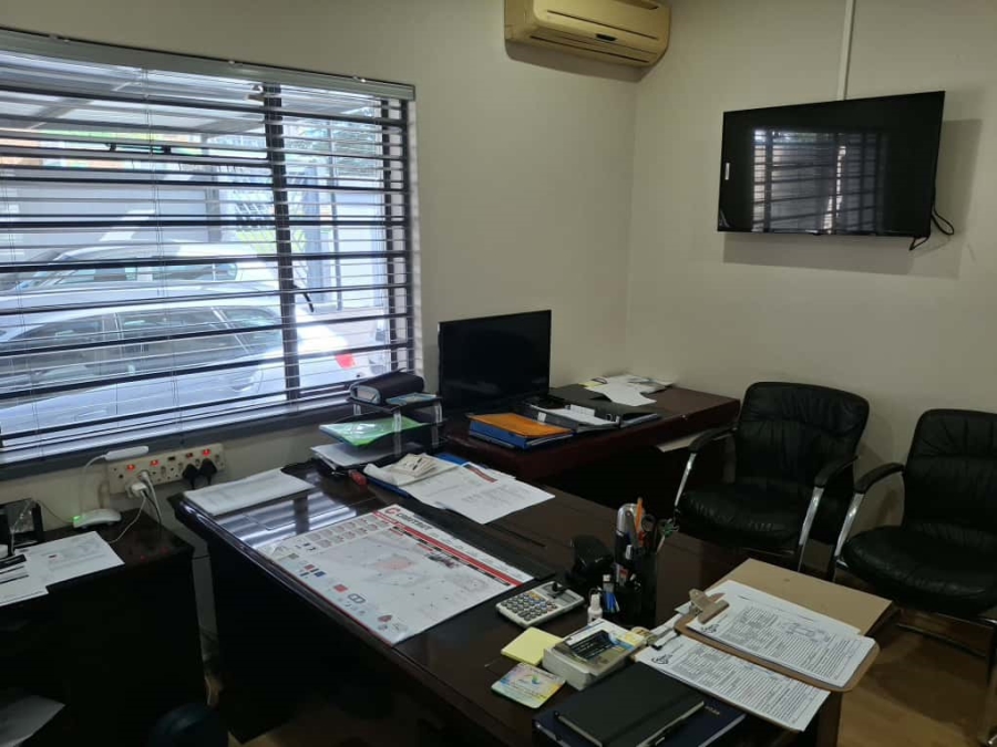 5 Bedroom Property for Sale in Robertsham Gauteng