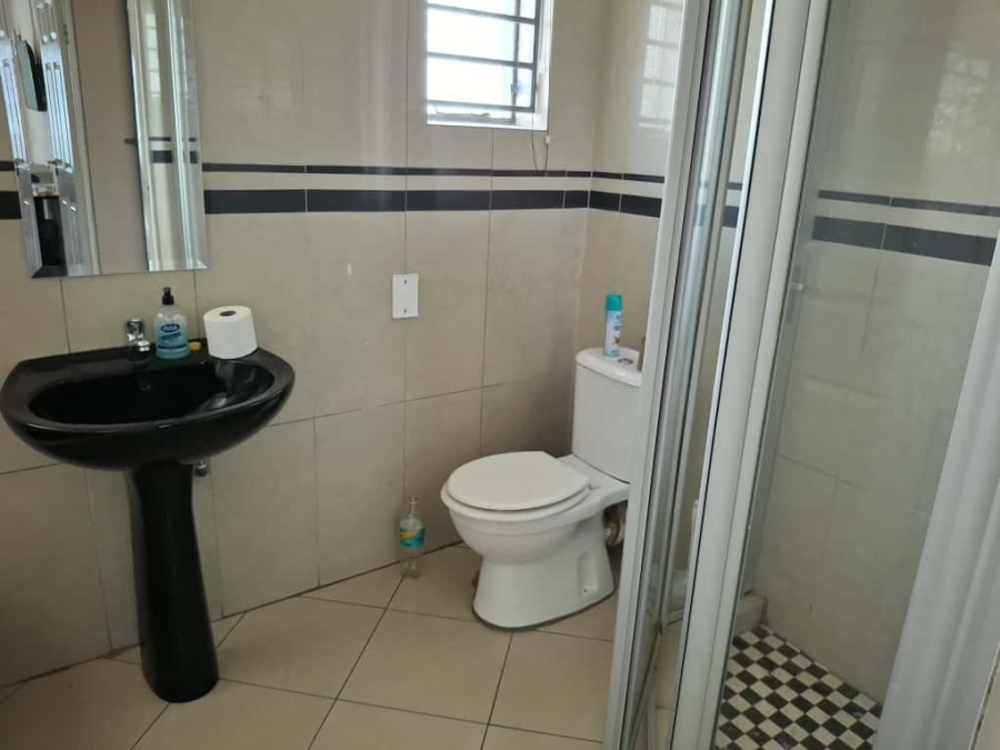 5 Bedroom Property for Sale in Robertsham Gauteng