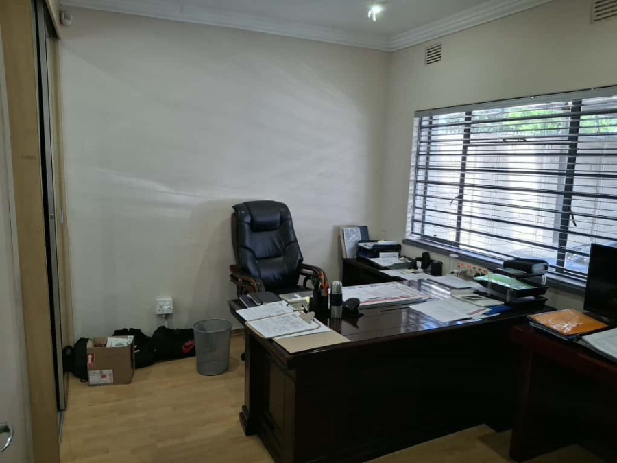 5 Bedroom Property for Sale in Robertsham Gauteng