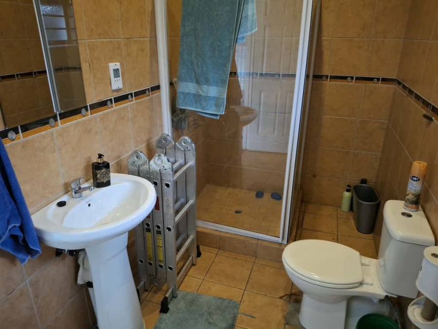 5 Bedroom Property for Sale in Robertsham Gauteng