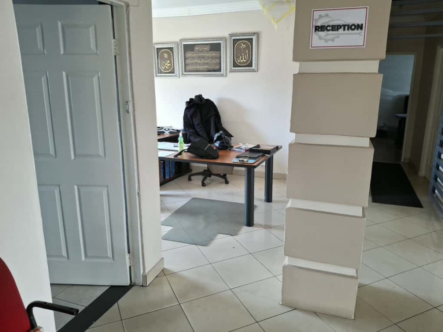 5 Bedroom Property for Sale in Robertsham Gauteng