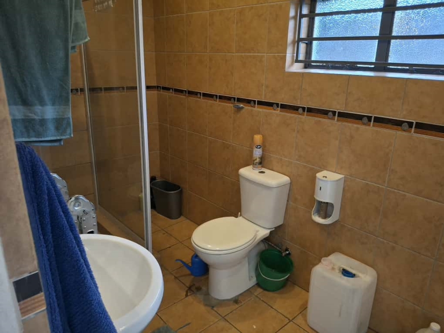 5 Bedroom Property for Sale in Robertsham Gauteng