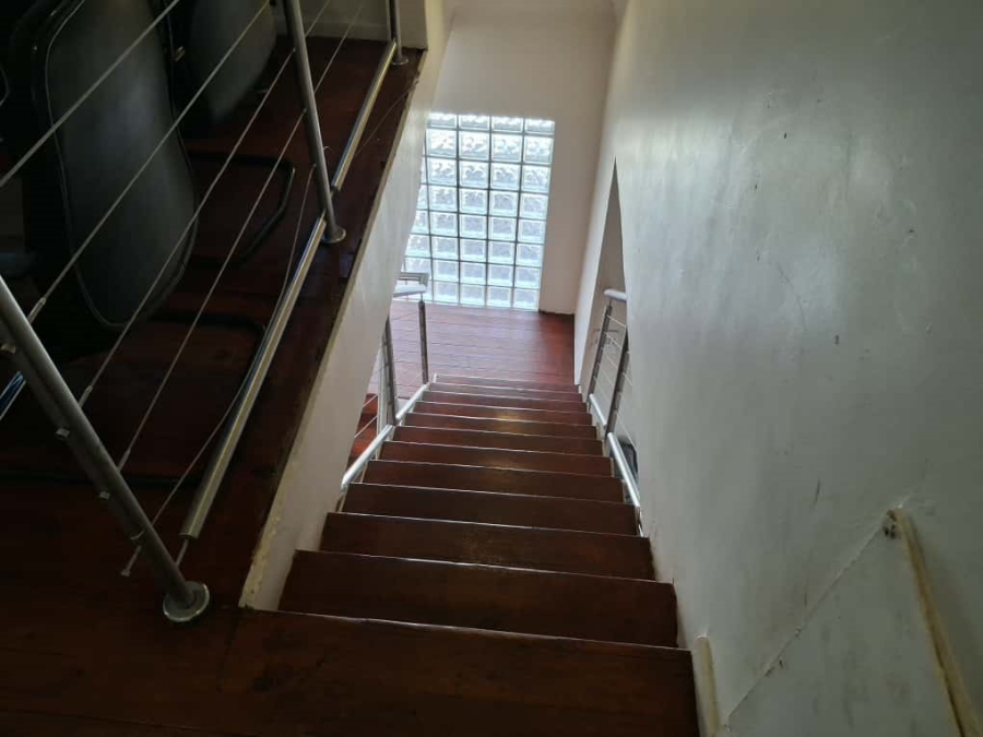 5 Bedroom Property for Sale in Robertsham Gauteng