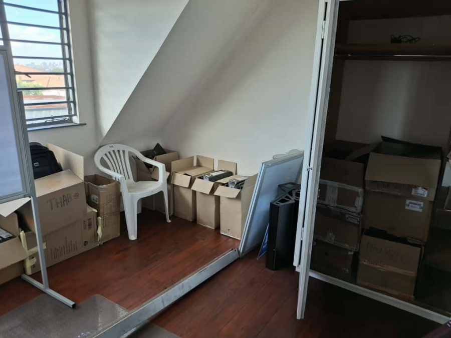 5 Bedroom Property for Sale in Robertsham Gauteng