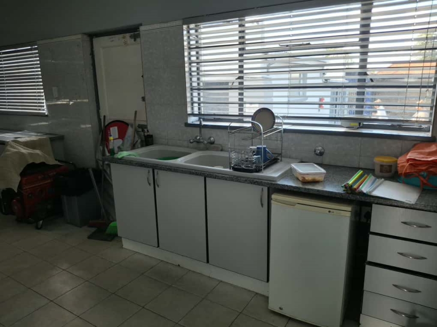 5 Bedroom Property for Sale in Robertsham Gauteng