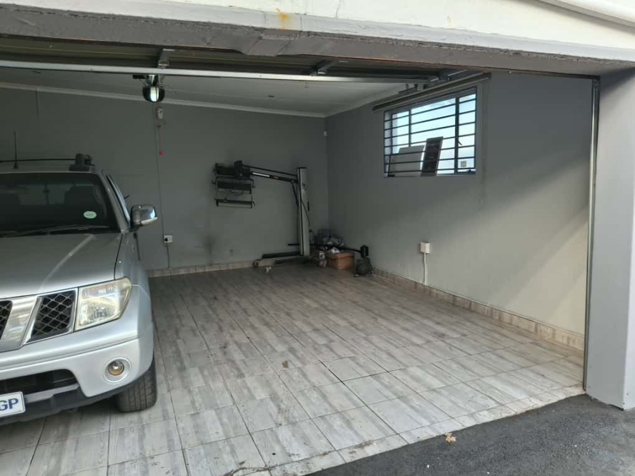 5 Bedroom Property for Sale in Robertsham Gauteng