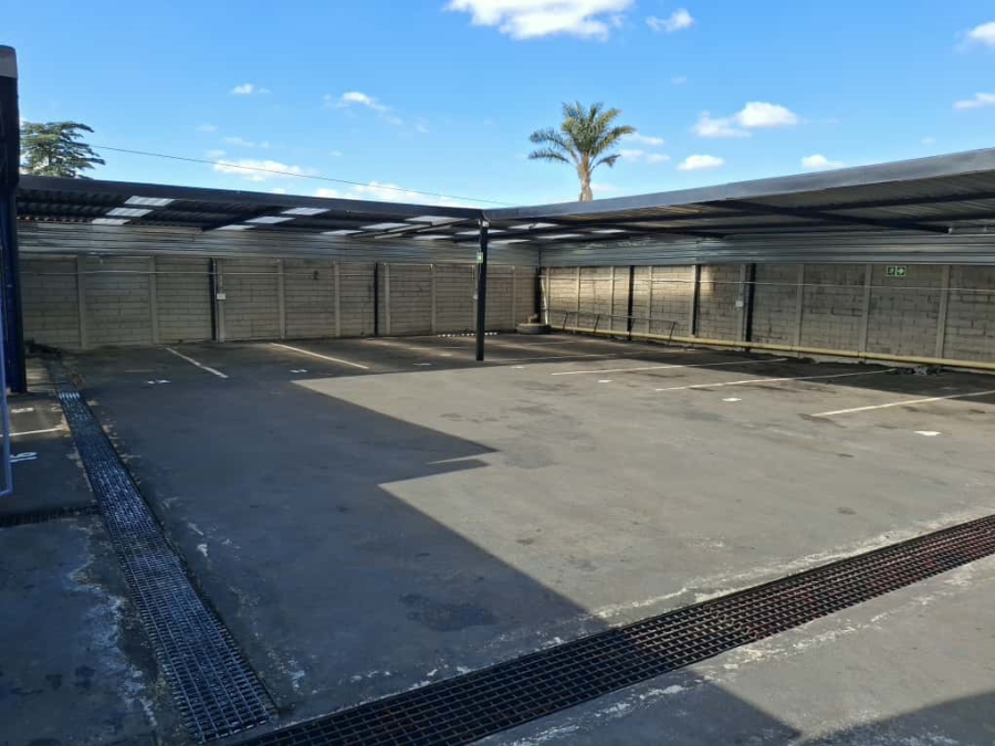 5 Bedroom Property for Sale in Robertsham Gauteng