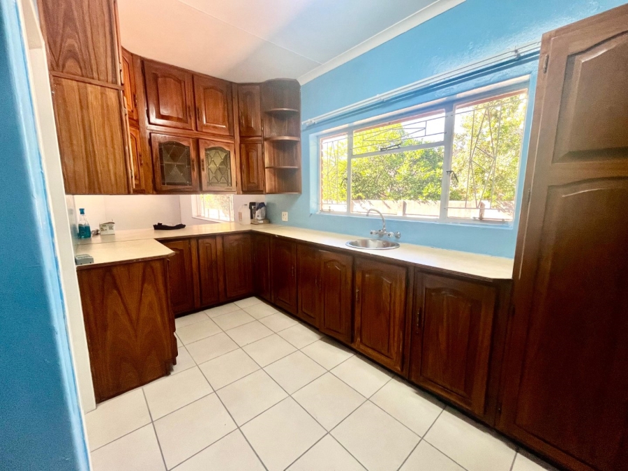 To Let 5 Bedroom Property for Rent in Valhalla Gauteng