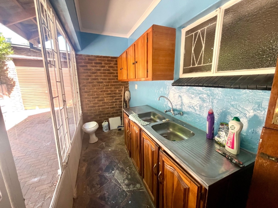 To Let 5 Bedroom Property for Rent in Valhalla Gauteng
