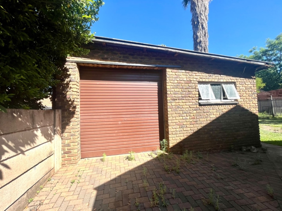 To Let 5 Bedroom Property for Rent in Valhalla Gauteng