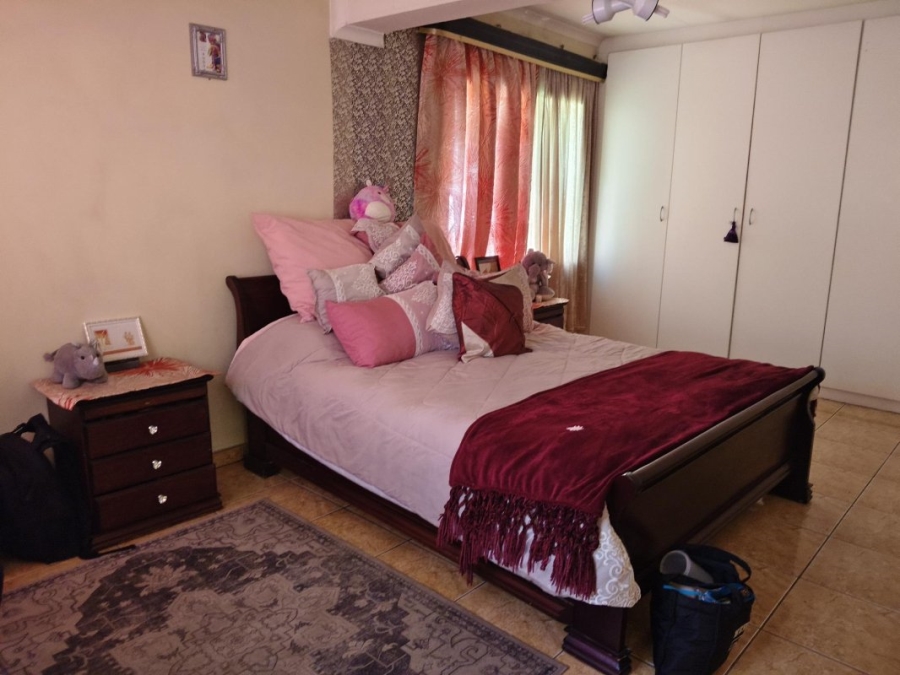 5 Bedroom Property for Sale in Illiondale Gauteng