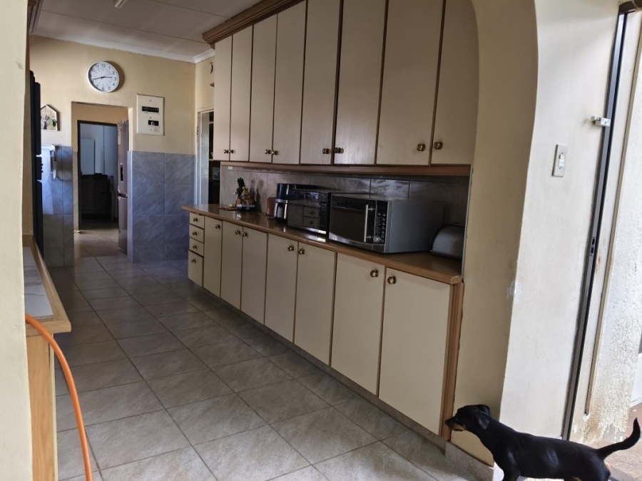 5 Bedroom Property for Sale in Illiondale Gauteng