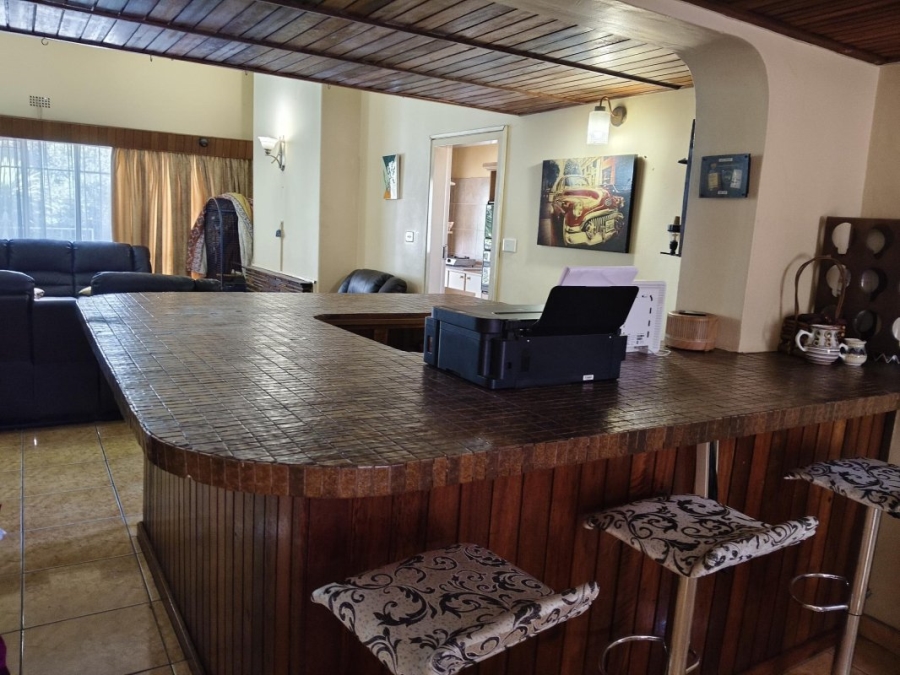 5 Bedroom Property for Sale in Illiondale Gauteng
