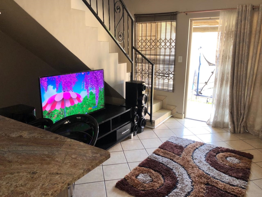 To Let 3 Bedroom Property for Rent in Vorna Valley Gauteng