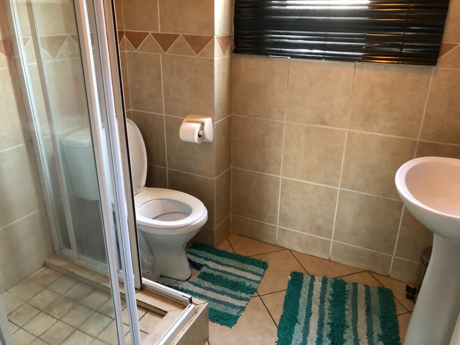 To Let 3 Bedroom Property for Rent in Vorna Valley Gauteng