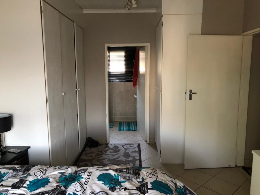 To Let 3 Bedroom Property for Rent in Vorna Valley Gauteng
