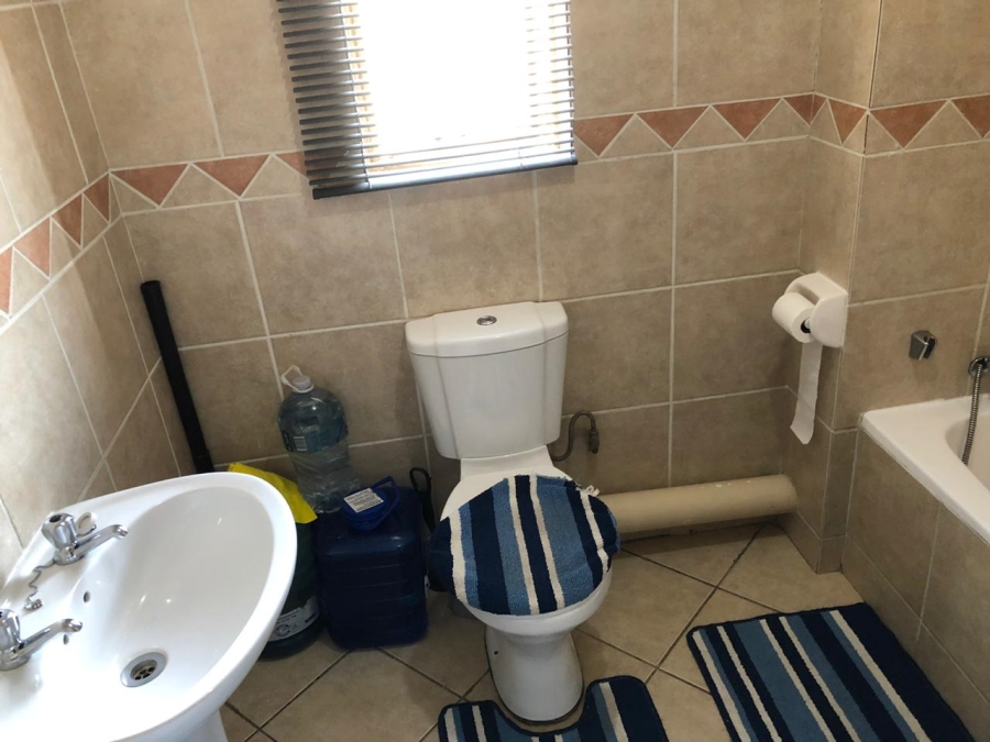 To Let 3 Bedroom Property for Rent in Vorna Valley Gauteng