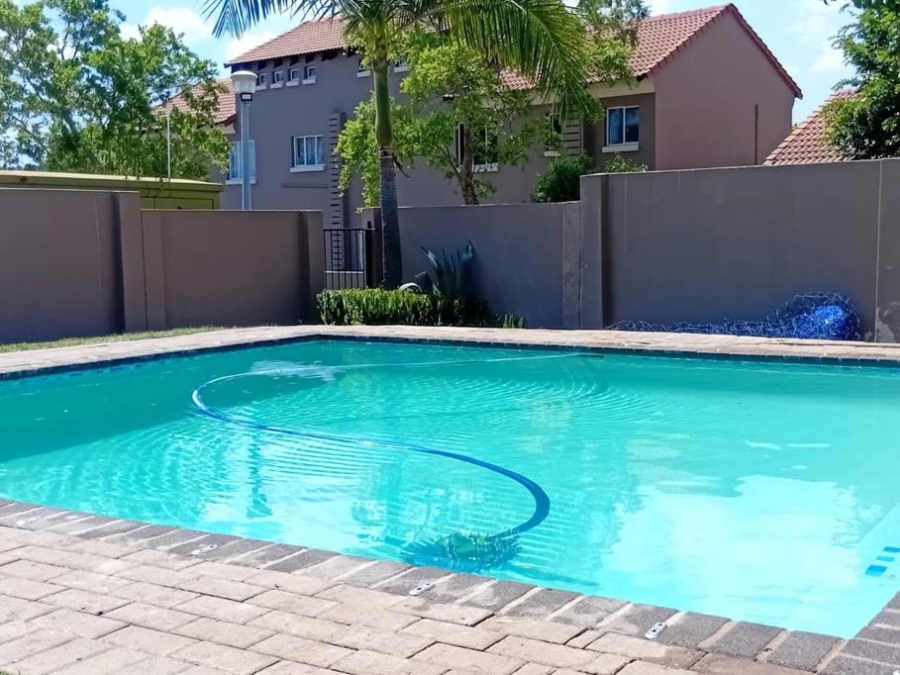 To Let 3 Bedroom Property for Rent in Vorna Valley Gauteng
