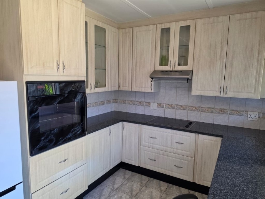 3 Bedroom Property for Sale in Bonaero Park Gauteng
