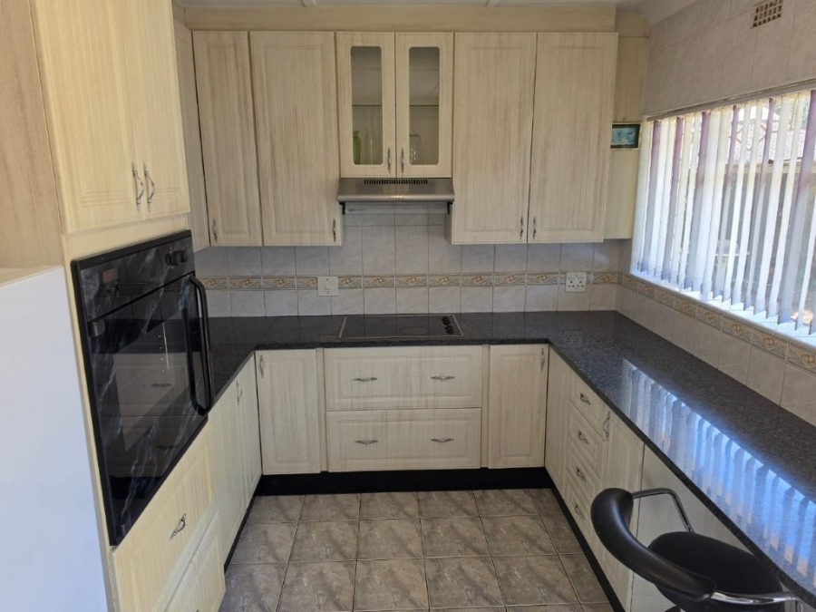 3 Bedroom Property for Sale in Bonaero Park Gauteng