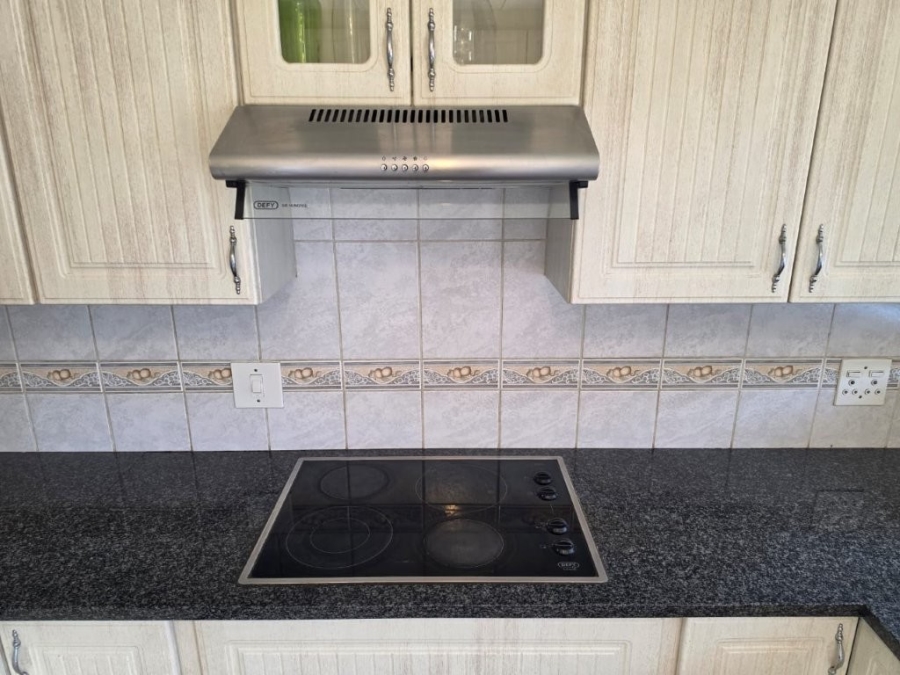 3 Bedroom Property for Sale in Bonaero Park Gauteng