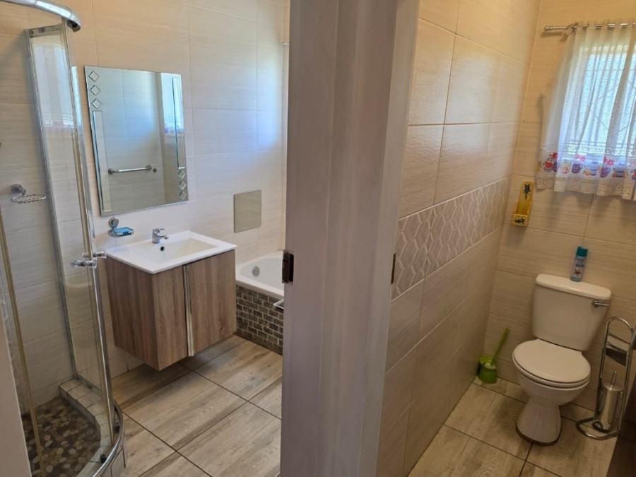 3 Bedroom Property for Sale in Bonaero Park Gauteng
