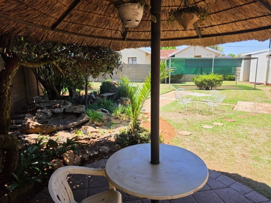 3 Bedroom Property for Sale in Bonaero Park Gauteng