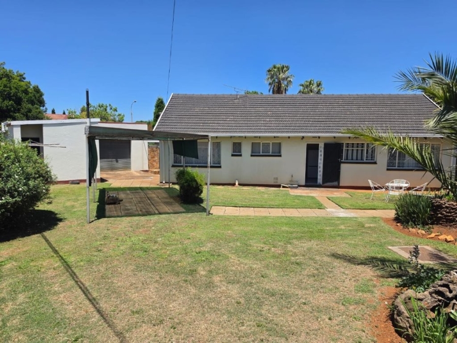 3 Bedroom Property for Sale in Bonaero Park Gauteng