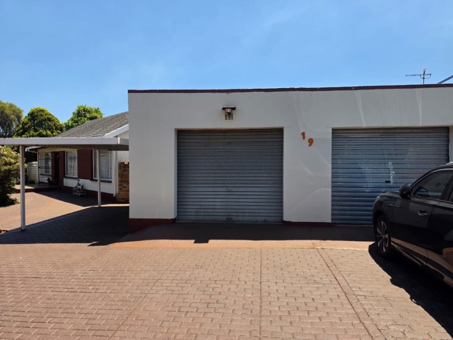 3 Bedroom Property for Sale in Bonaero Park Gauteng