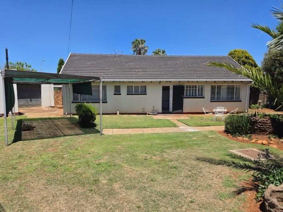 3 Bedroom Property for Sale in Bonaero Park Gauteng