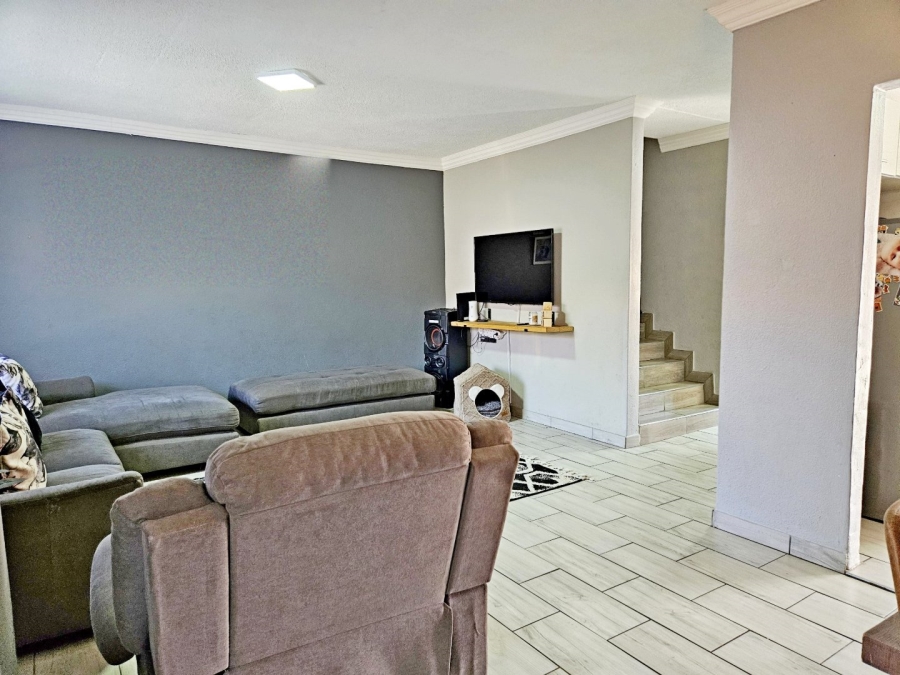 2 Bedroom Property for Sale in Birchleigh Gauteng