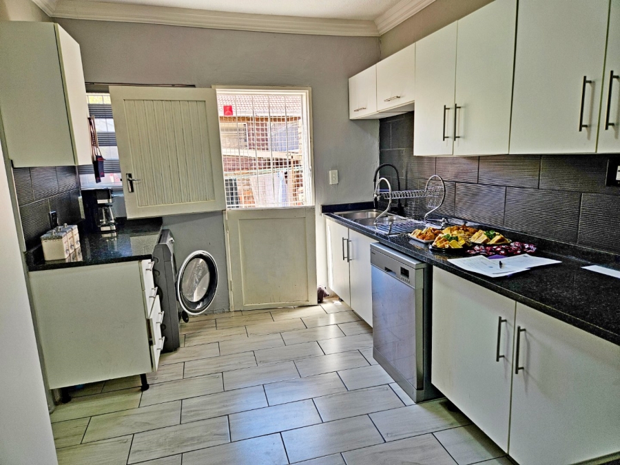 2 Bedroom Property for Sale in Birchleigh Gauteng