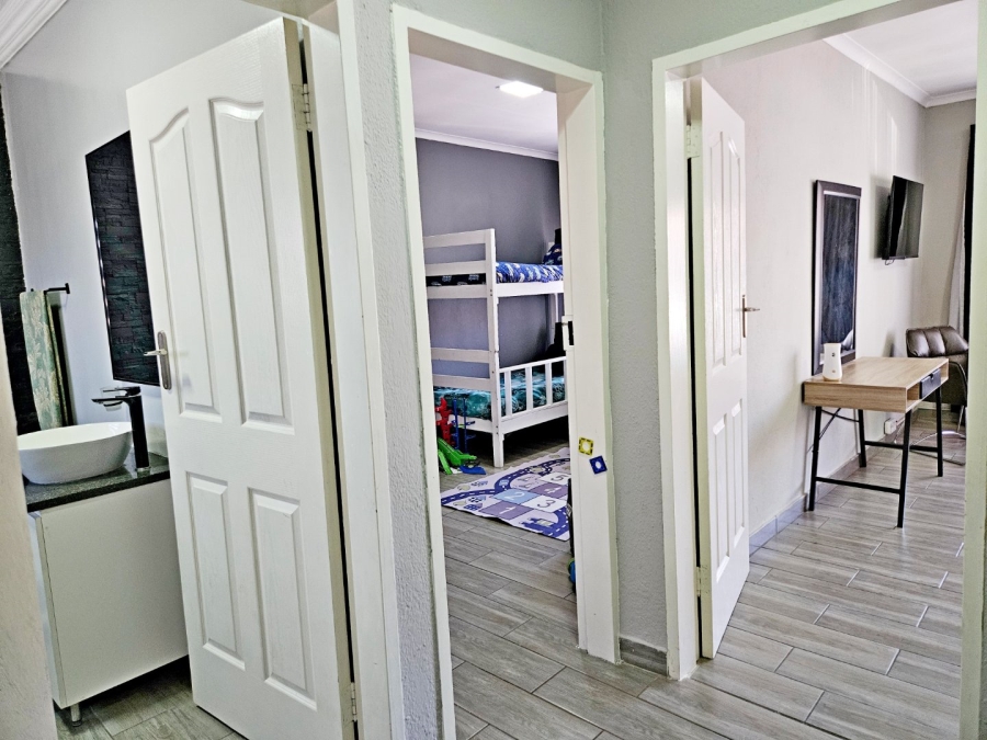 2 Bedroom Property for Sale in Birchleigh Gauteng