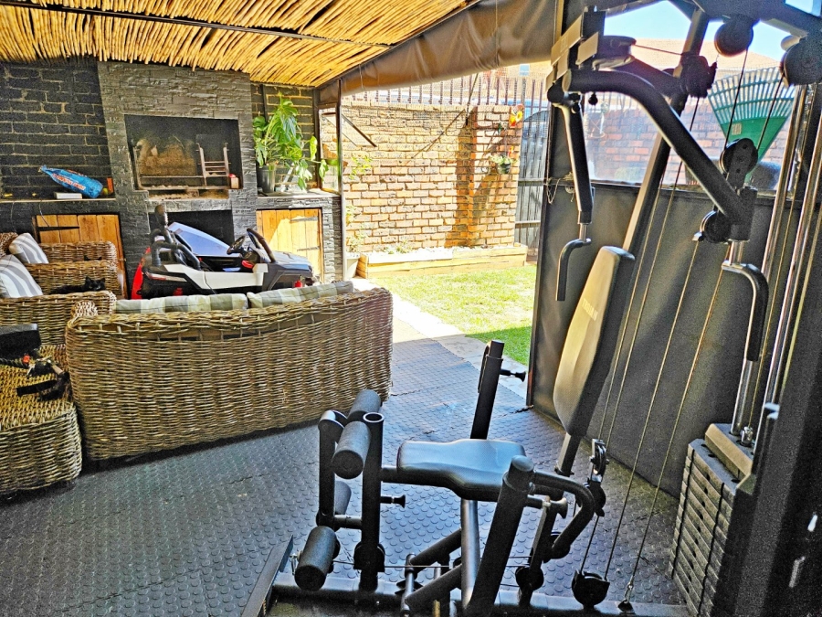 2 Bedroom Property for Sale in Birchleigh Gauteng