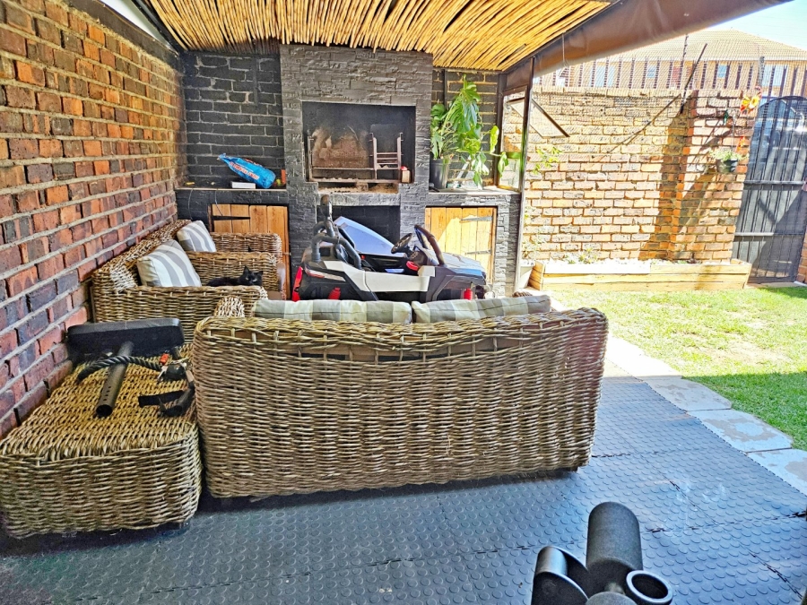 2 Bedroom Property for Sale in Birchleigh Gauteng