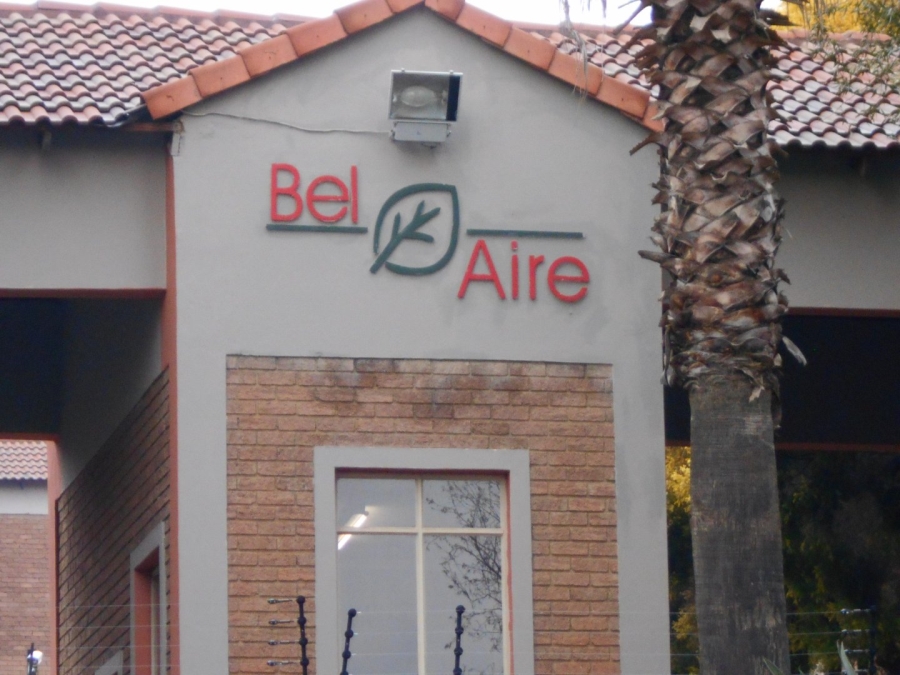To Let 2 Bedroom Property for Rent in Vorna Valley Gauteng